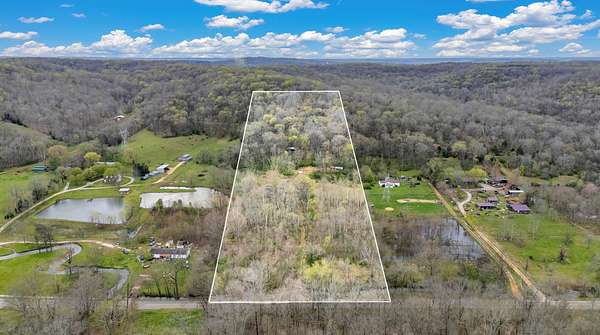 28.6 Acres of Land for Sale in Mount Pleasant, Tennessee
