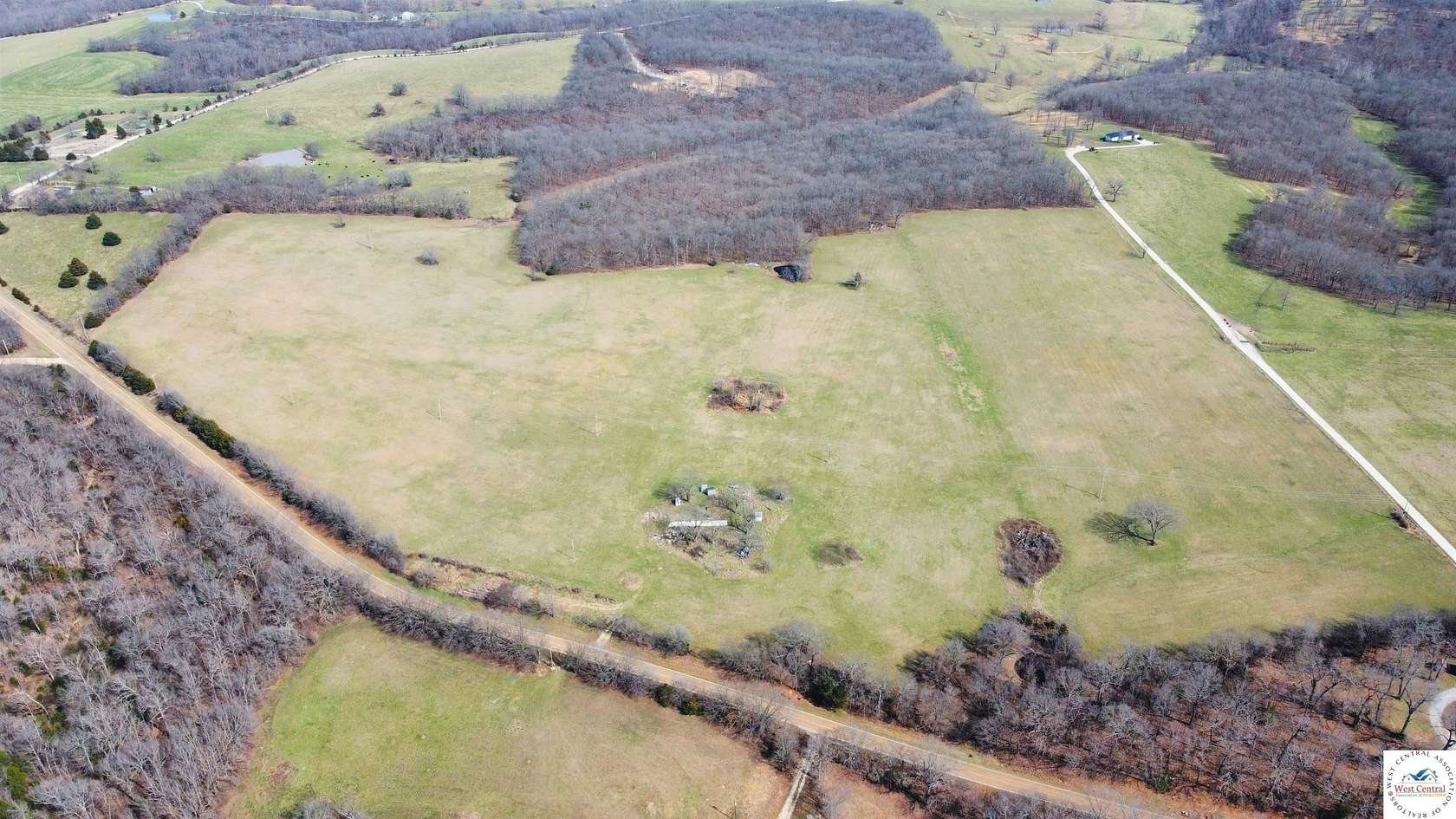 60 Acres of Agricultural & Residential Land for Sale in Edwards, Missouri