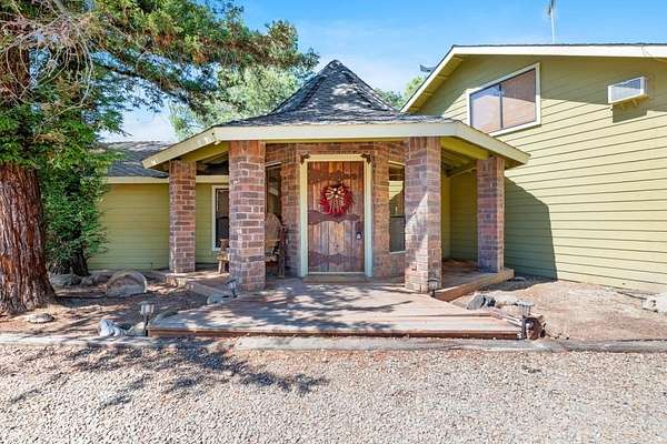 995 Acres of Agricultural Land with Home for Sale in Coalinga, California