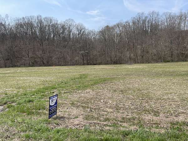 5.6 Acres of Residential Land for Sale in Westmoreland, Tennessee