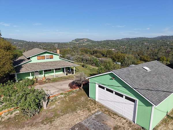 2.5 Acres of Land with Home for Sale in Coarsegold, California