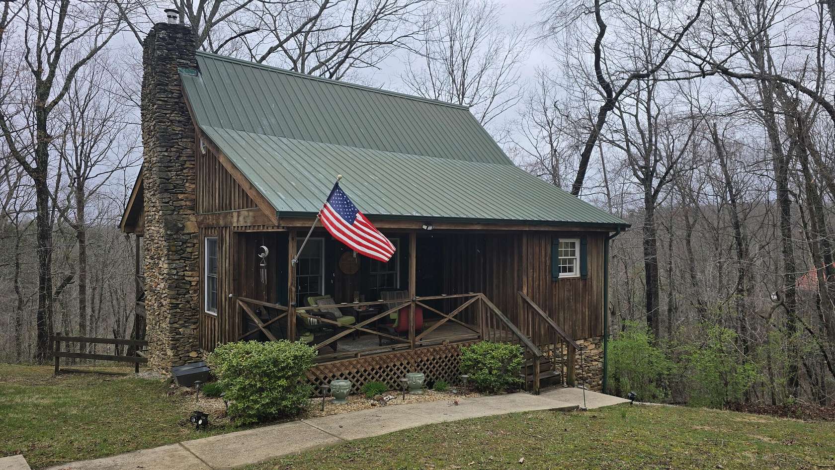 2 Acres of Land with Home for Sale in Burnside, Kentucky