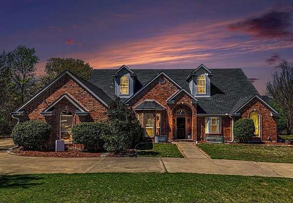 2 Acres of Land with Home for Sale in Waxahachie, Texas