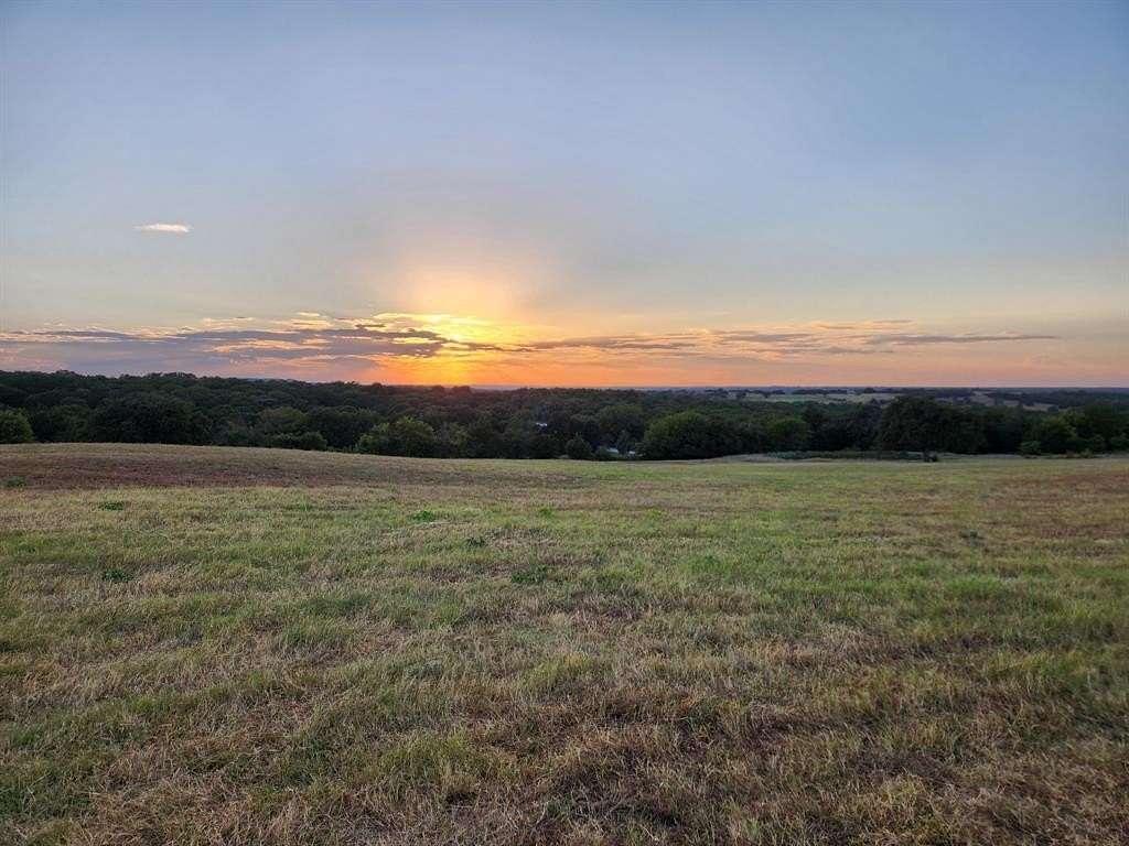 39 Acres of Land with Home for Sale in St. Jo, Texas