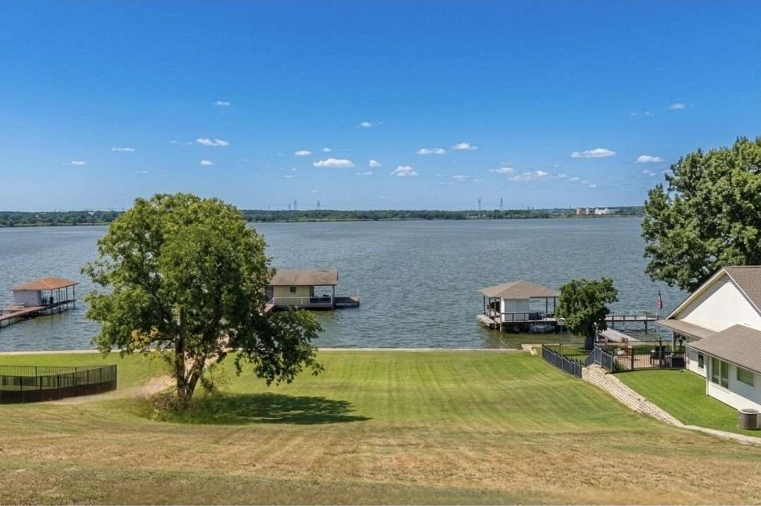 0.66 Acres of Residential Land for Sale in DeCordova, Texas