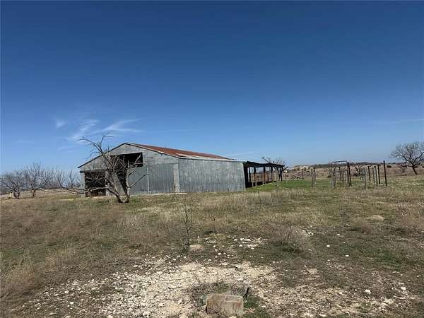 46 Acres of Land for Sale in Hamilton, Texas