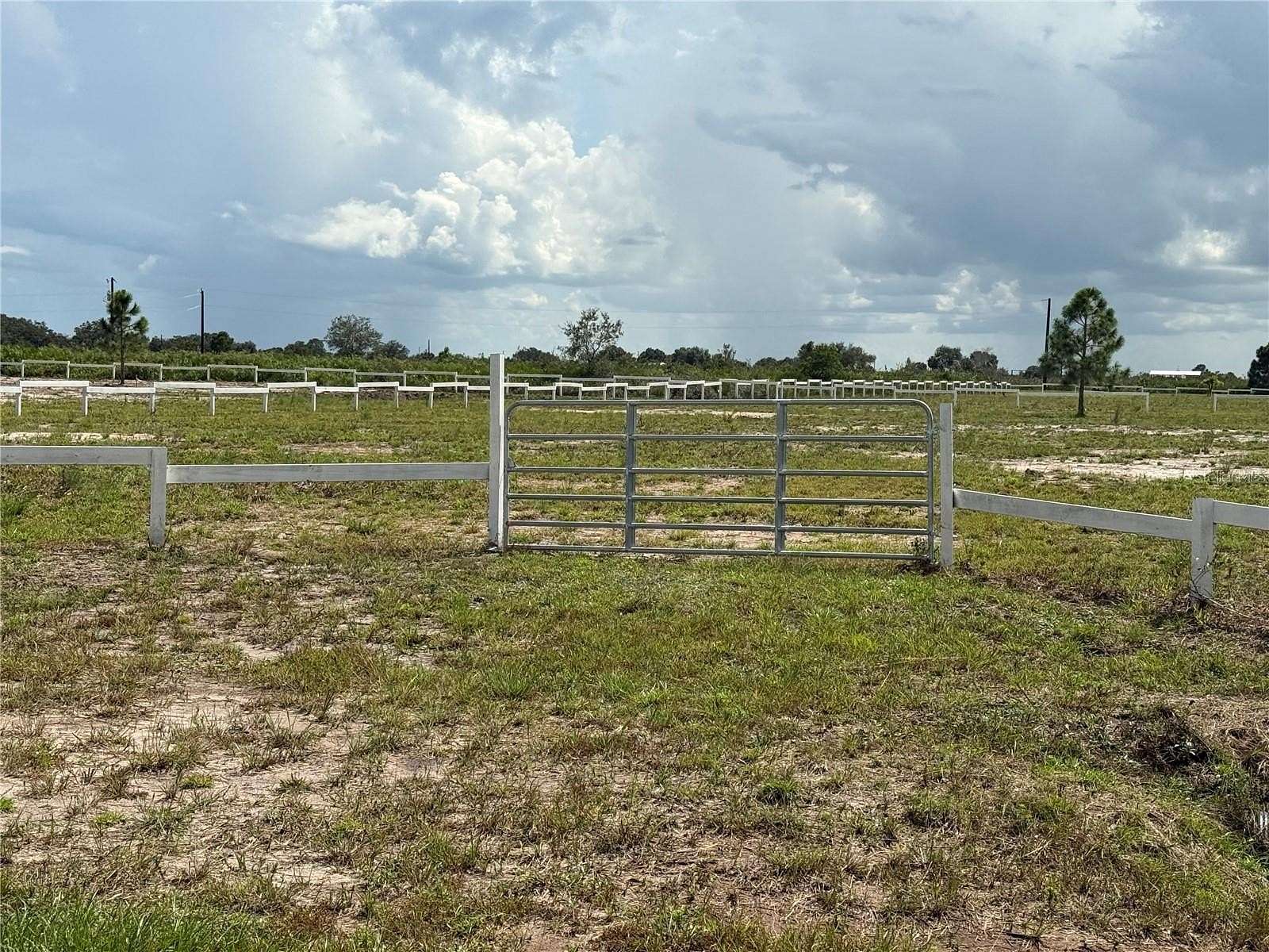 1.25 Acres of Residential Land for Sale in Okeechobee, Florida