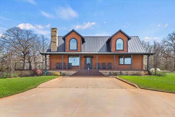 42.3 Acres of Land with Home for Sale in St. Jo, Texas