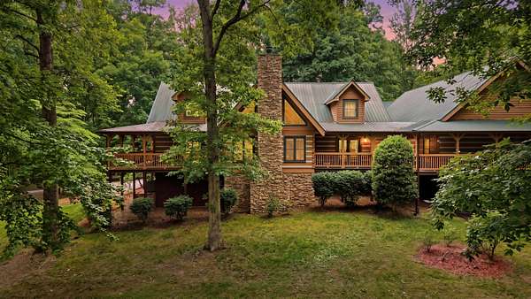 17.8 Acres of Land with Home for Sale in Franklin, Tennessee