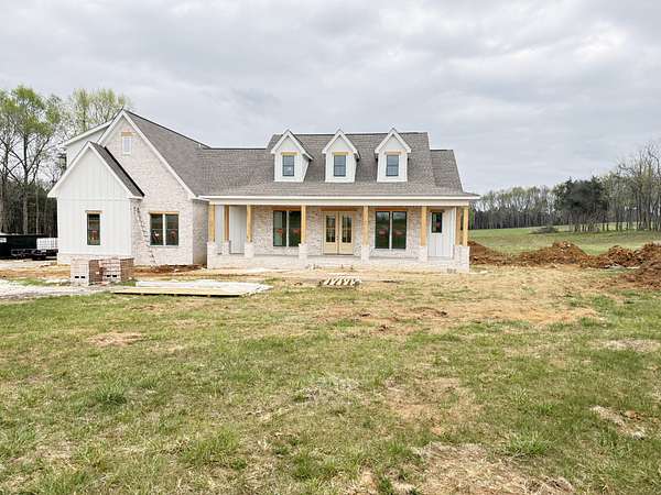 5 Acres of Land with Home for Sale in Chapel Hill, Tennessee