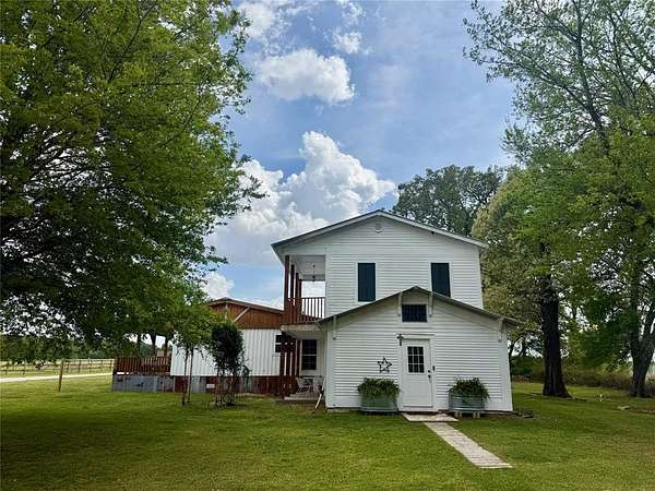 5 Acres of Land with Home for Sale in Montalba, Texas