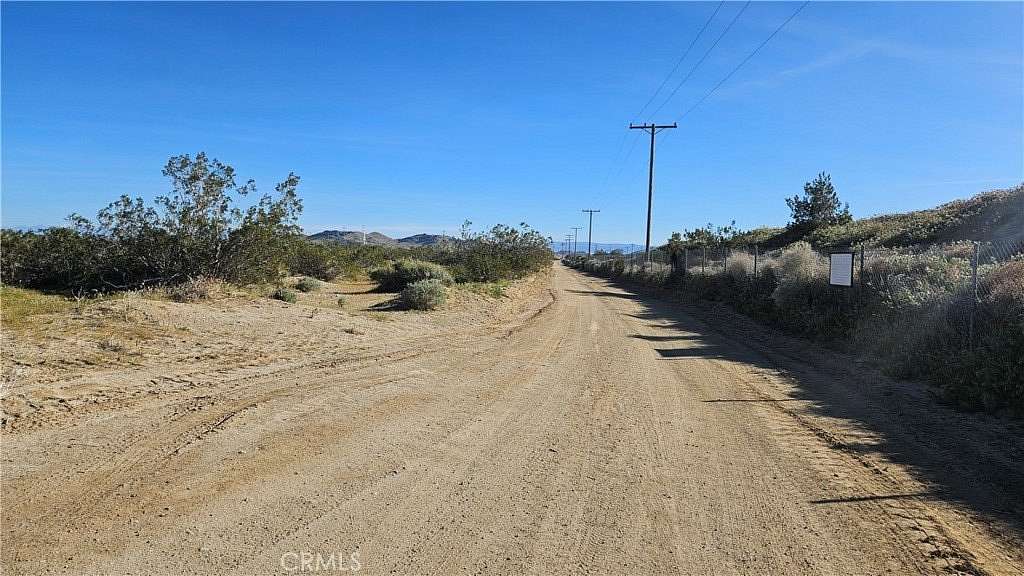 10 Acres of Residential Land for Sale in Rosamond, California