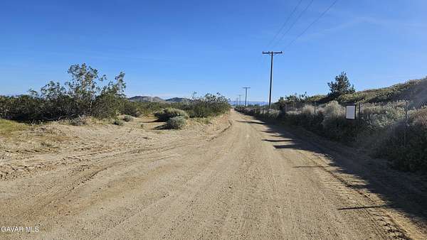 10 Acres of Residential Land for Sale in Rosamond, California