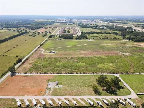 7.68 Acres of Improved Commercial Land for Sale in Thackerville, Oklahoma