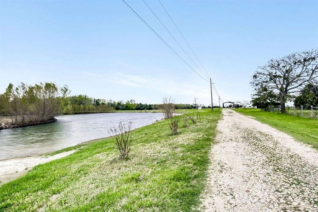 18.3 Acres of Land with Home for Sale in Kaufman, Texas