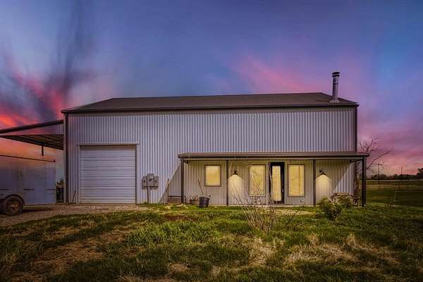 18.3 Acres of Land with Home for Sale in Kaufman, Texas