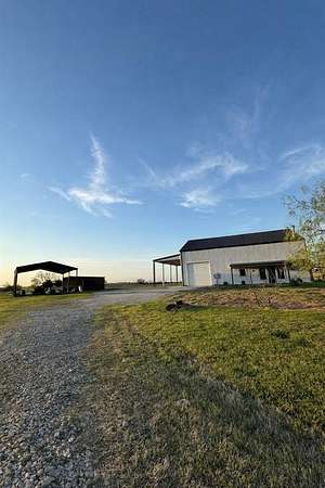 18.3 Acres of Land with Home for Sale in Kaufman, Texas