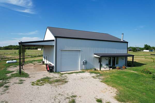 18.3 Acres of Land with Home for Sale in Kaufman, Texas