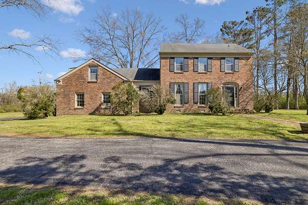 32.4 Acres of Land with Home for Sale in Franklin, Tennessee