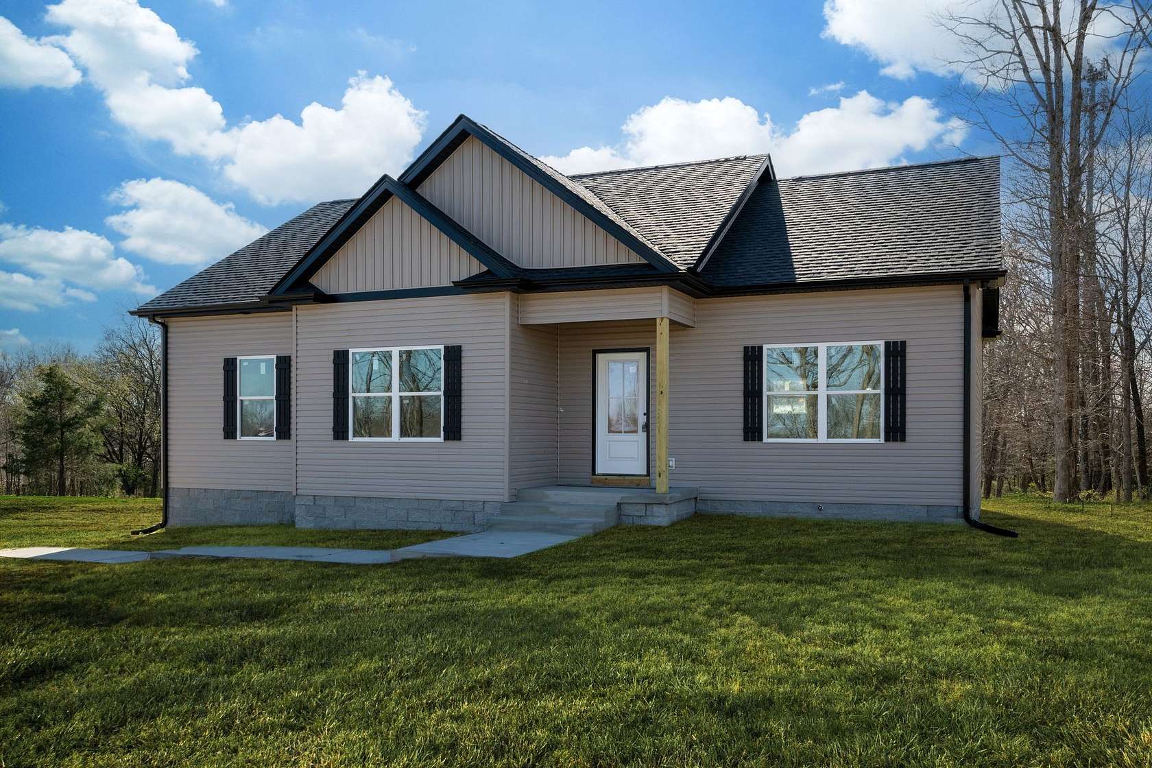 1.6 Acres of Land with Home for Sale in Dickson, Tennessee