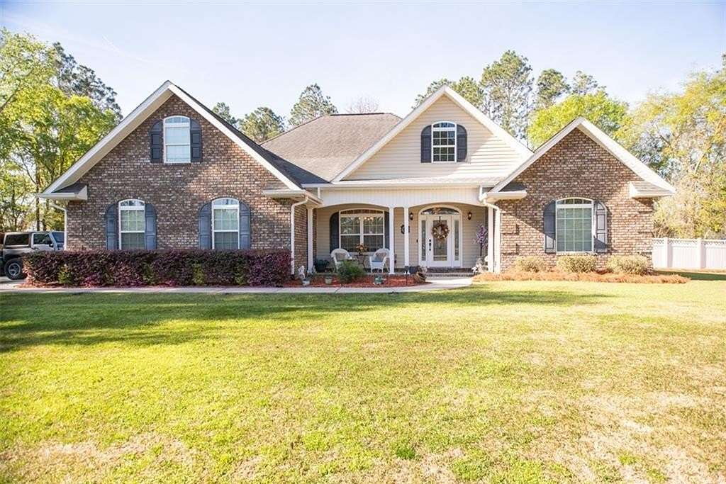 1.64 Acres of Land with Home for Sale in Baxley, Georgia