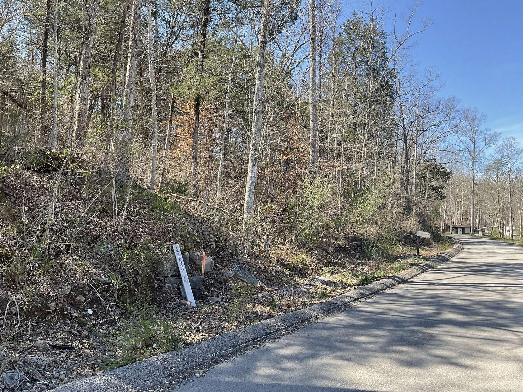 1 Acre of Residential Land for Sale in Burnside, Kentucky