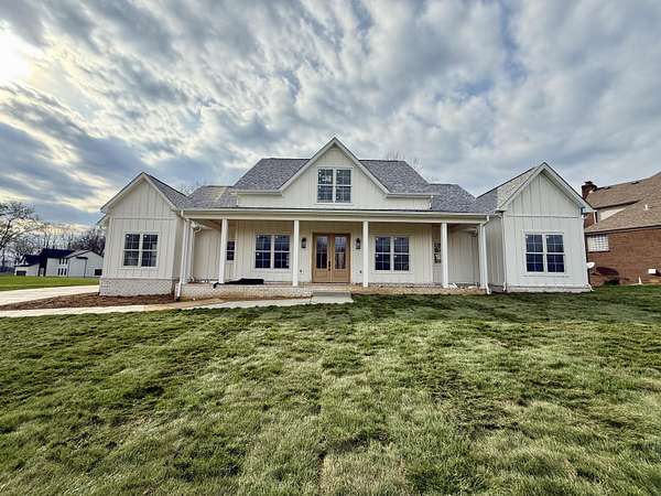 1.55 Acres of Land with Home for Sale in Richmond, Kentucky