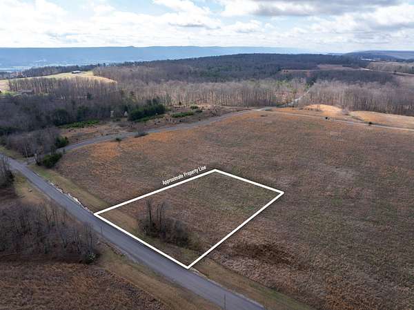 0.94 Acres of Residential Land for Sale in Pikeville, Tennessee