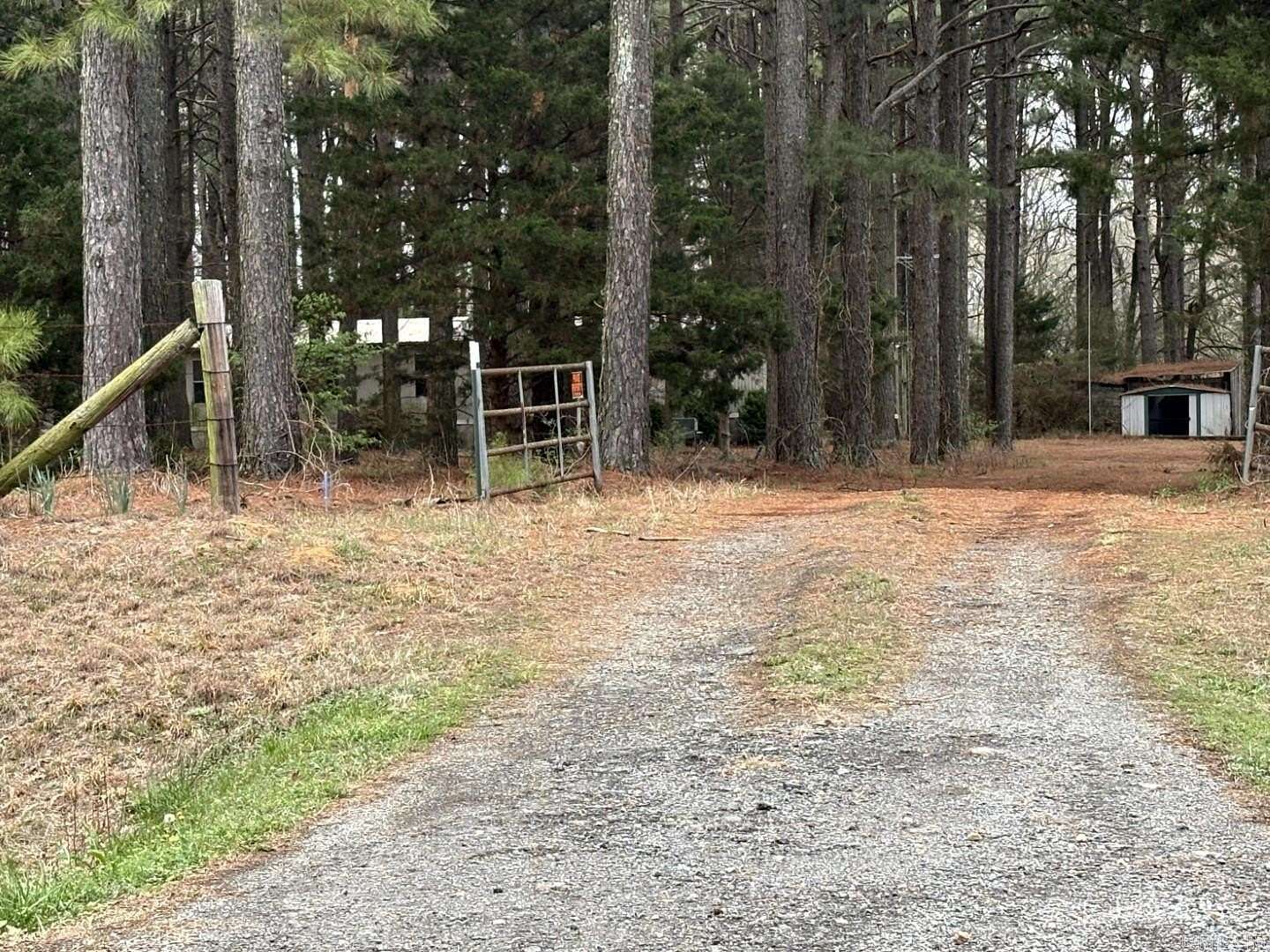 4.62 Acres of Land with Home for Sale in Carlisle, Arkansas