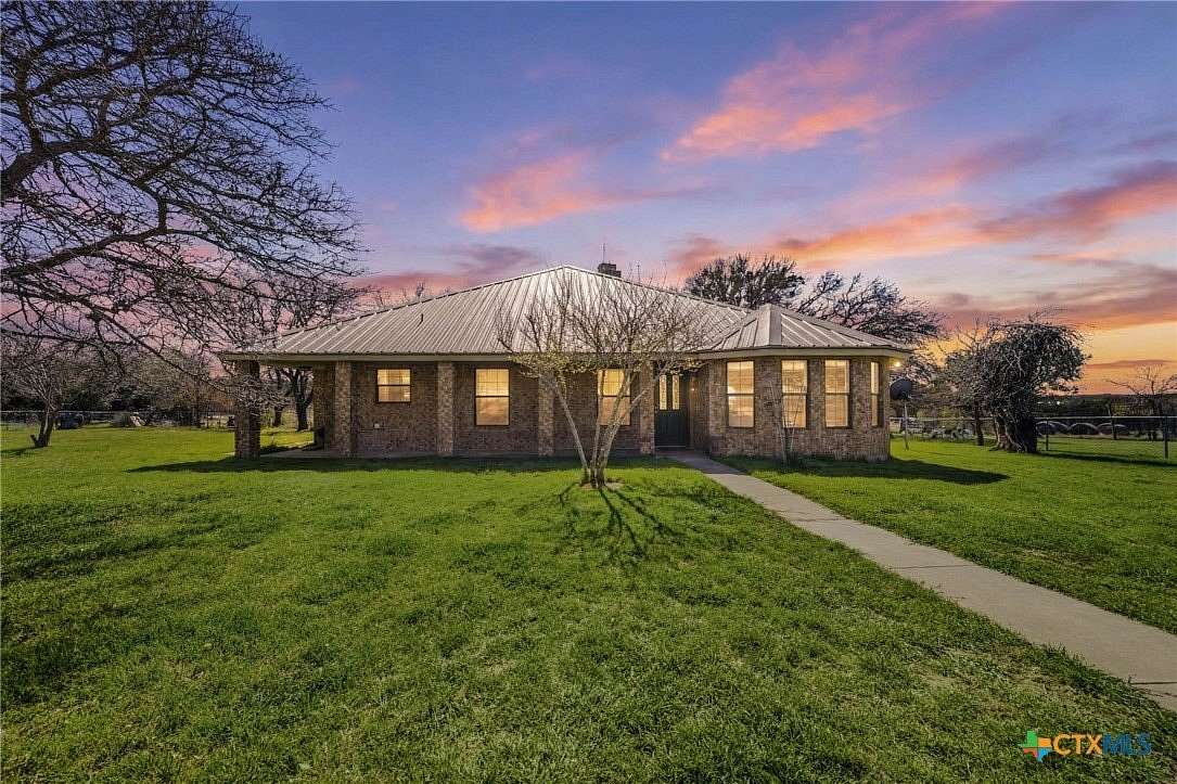 35.2 Acres of Recreational Land with Home for Sale in Gatesville, Texas