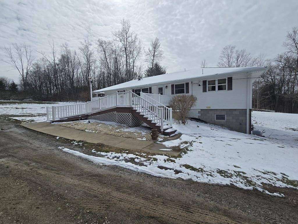 15.4 Acres of Land with Home for Auction in Centerville, Pennsylvania