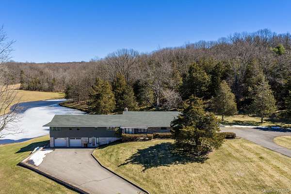 15.5 Acres of Land with Home for Sale in Warwick, New York