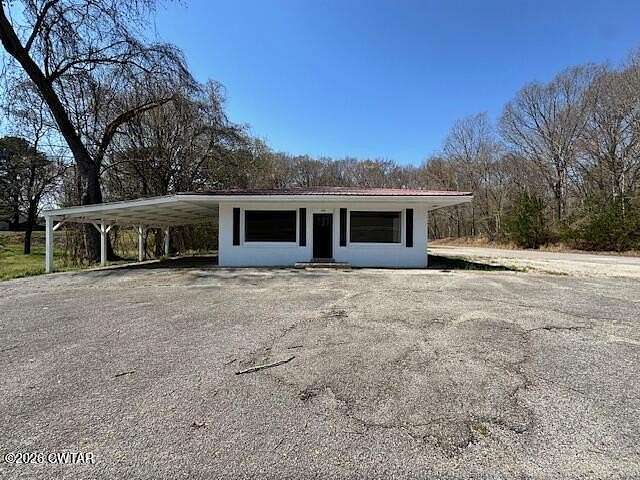 1.5 Acres of Land with Home for Sale in Bradford, Tennessee