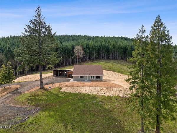 32 Acres of Land with Home for Sale in Sheridan, Oregon