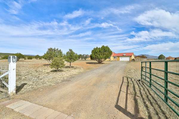 2.5 Acres of Land with Home for Sale in Edgewood, New Mexico