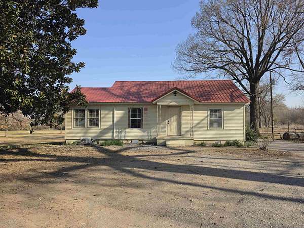 4 Acres of Land with Home for Sale in Newport, Arkansas