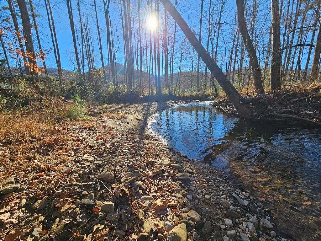 1 Acre of Land for Sale in Hayesville, North Carolina