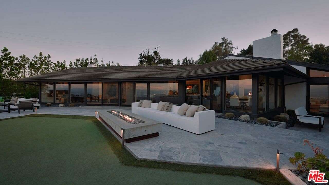 2 Acres of Land with Home for Sale in Rolling Hills, California