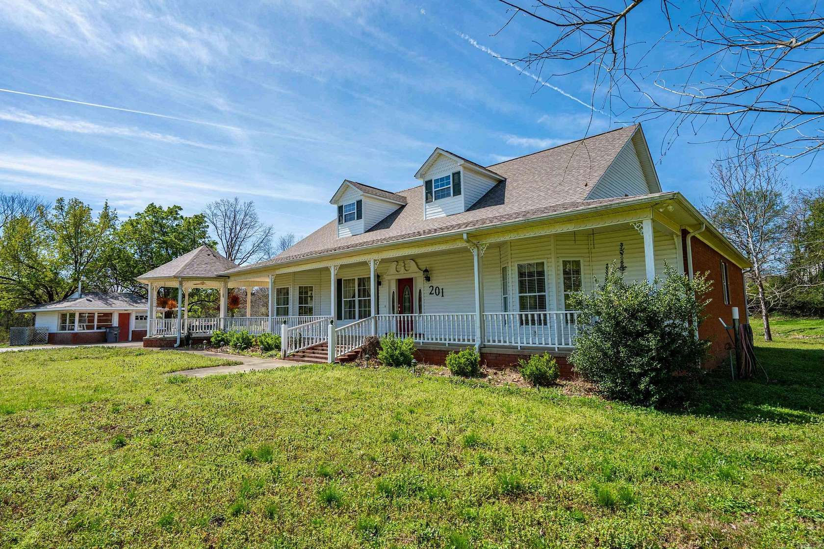 1.62 Acres of Land with Home for Sale in Hot Springs, Arkansas