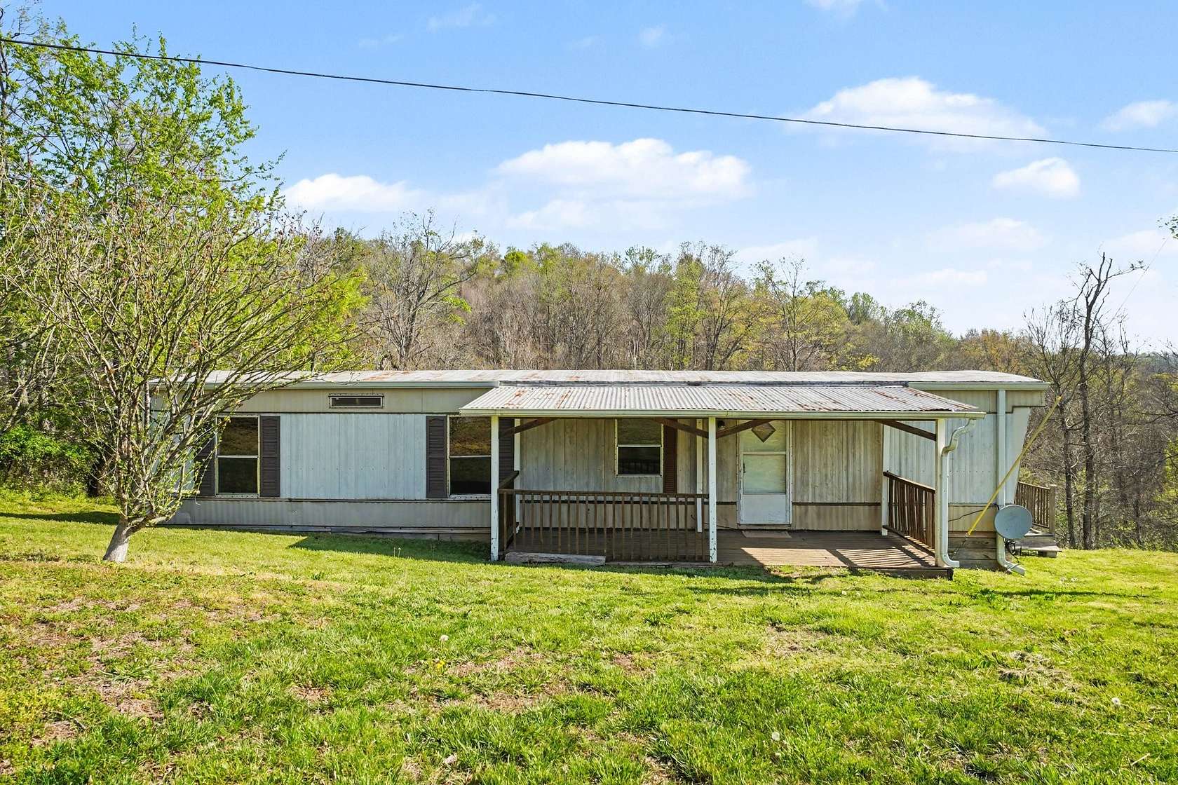 2.32 Acres of Land with Home for Sale in Ashland City, Tennessee