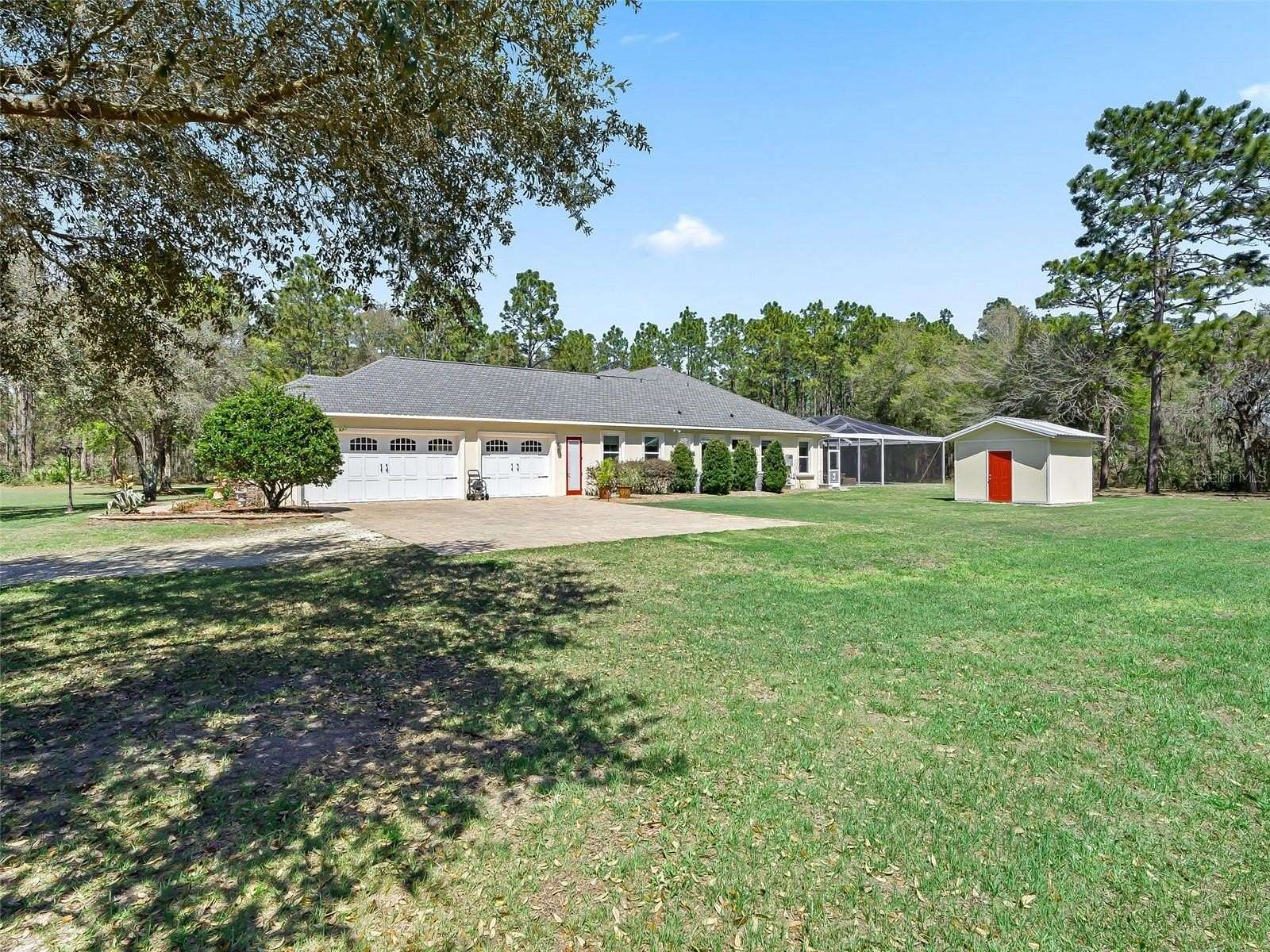 40 Acres of Land with Home for Sale in Morriston, Florida