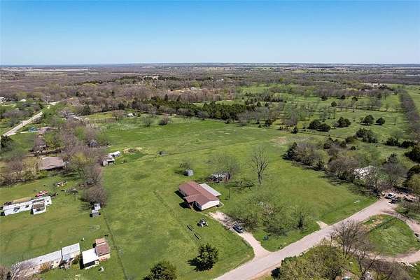 3.9 Acres of Land with Home for Sale in Palmer, Texas
