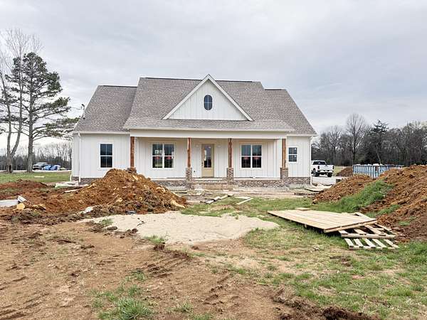 5 Acres of Land with Home for Sale in Chapel Hill, Tennessee