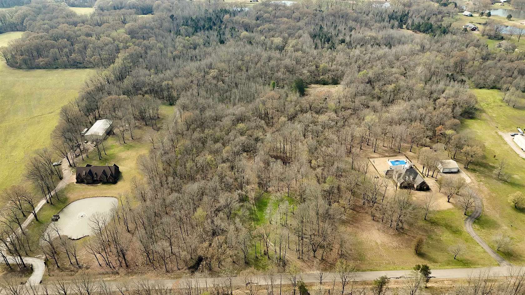 10 Acres of Residential Land for Sale in Oakland, Tennessee