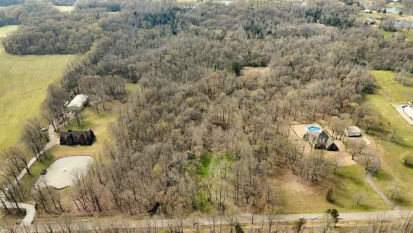 10 Acres of Residential Land for Sale in Oakland, Tennessee