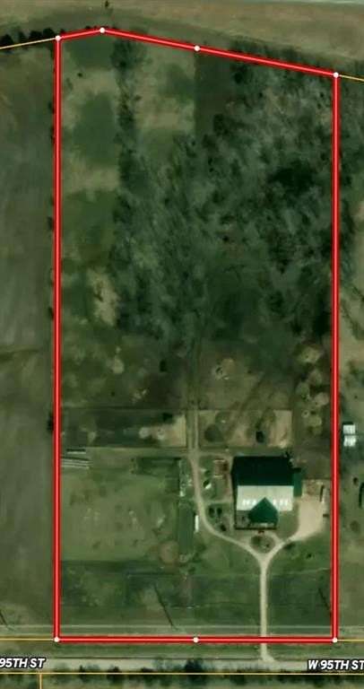 21 Acres of Mixed-Use Land for Sale in De Soto, Kansas