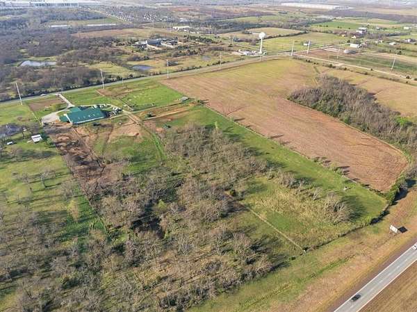 21 Acres of Mixed-Use Land for Sale in De Soto, Kansas