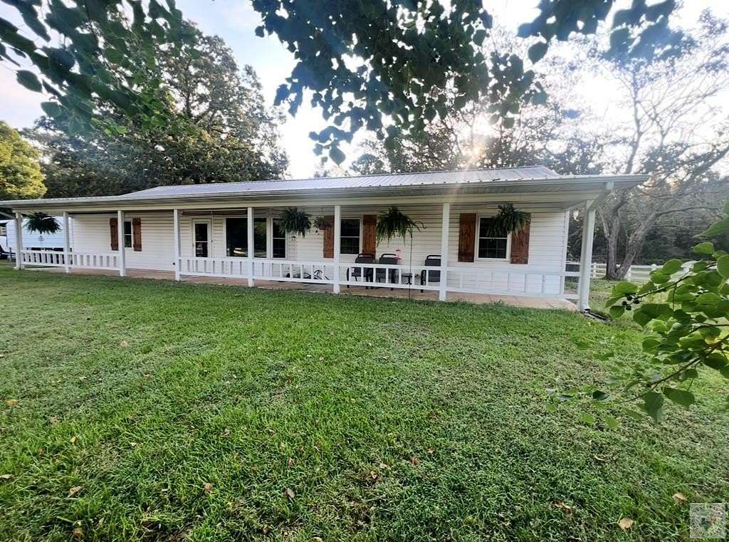 26 Acres of Land with Home for Sale in Texarkana, Arkansas