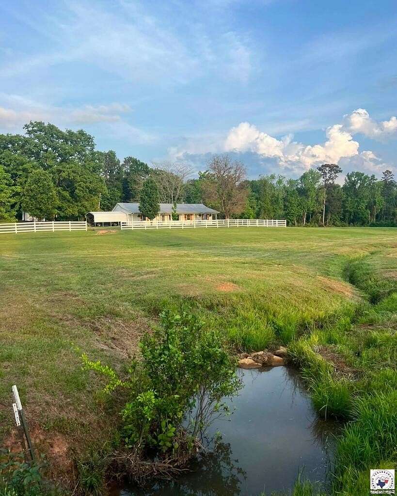 26 Acres of Land with Home for Sale in Texarkana, Arkansas