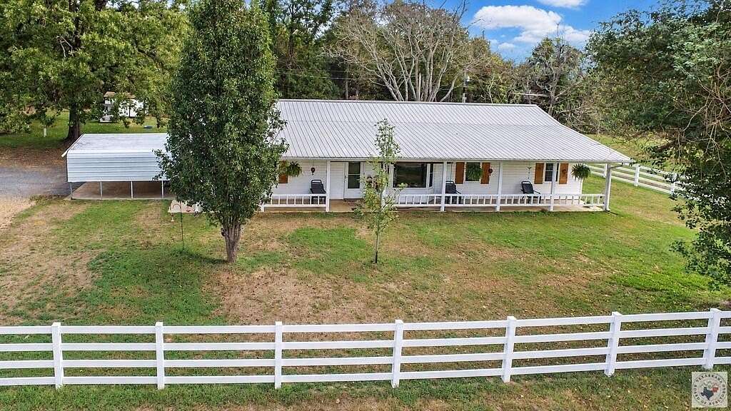 26 Acres of Land with Home for Sale in Texarkana, Arkansas